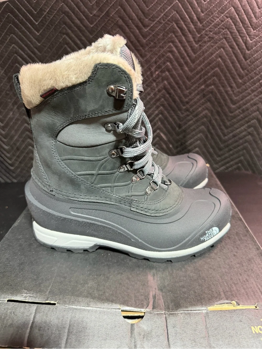 The North Face Women's Black Gray Faux-Fur Trim Winter Boots